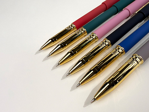 Ручка пластиковая шариковая Parliament, 0,7 мм, синие чернила, черный/золотистый - рис 8.