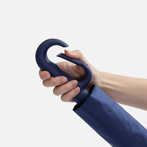 Зонт обратного сложения inLoop с ручкой-карабином, темно-синий - рис 8.