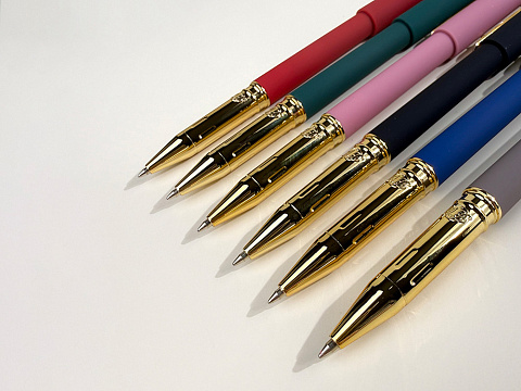 Ручка пластиковая шариковая Parliament, 0,7 мм, синие чернила, темно-синий/золотистый - рис 8.